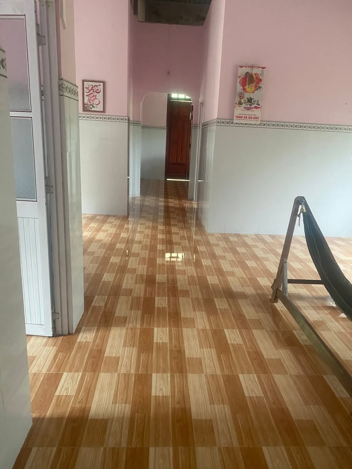 Nhà bán Phong Nẫm, Giồng Trôm 500m² giá 900 triệu - Căn nhà mới to đẹp, sẵn sàng ở ngay!