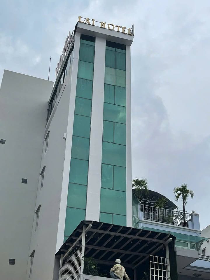 Khách sạn 24 phòng Phú Nhuận 72m² giá 65 tỷ - Cơ hội đầu tư hấp dẫn!