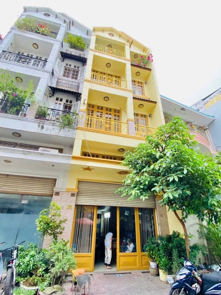 Nhà phố mặt tiền Hoa Sữa Phú Nhuận 70m² giá 22.5 tỷ - Đầu tư sinh lời tuyệt vời!