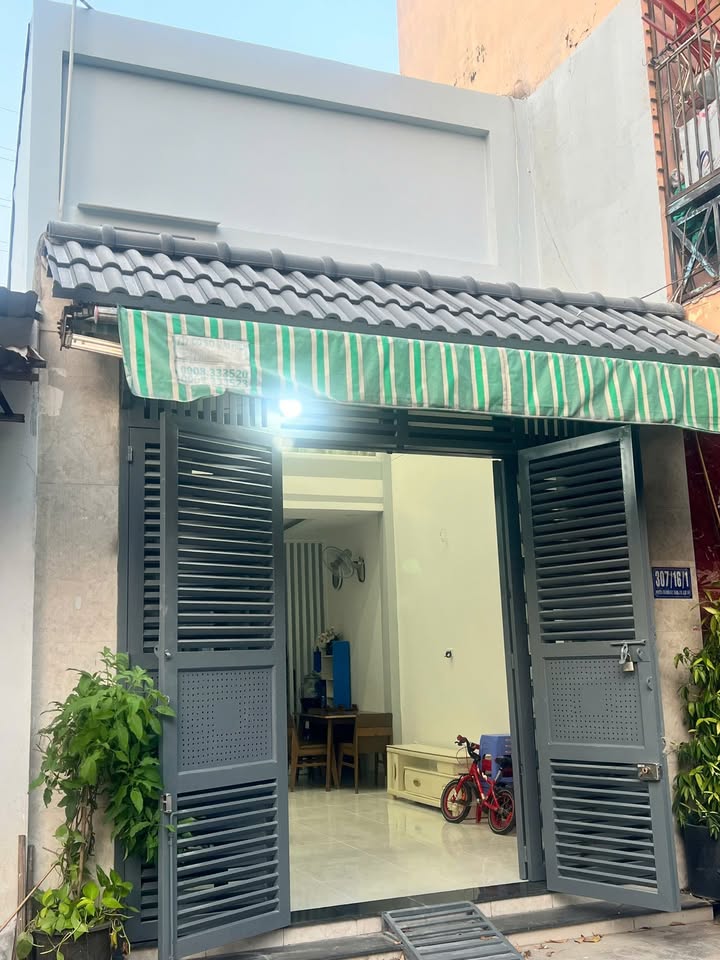 Nhà chính chủ Gò Vấp 50m² giá 6.5 tỷ - Hẻm rộng, tiện ích đầy đủ!