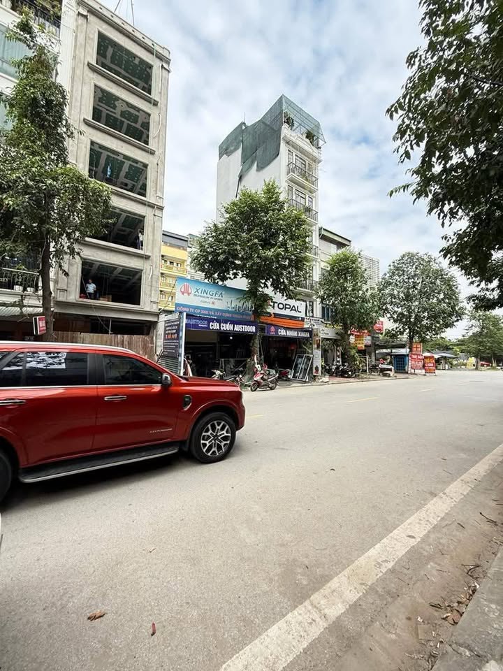 Nhà mặt phố Nông Quốc Chấn, Vạn Phúc, 50m² giá 20 tỷ - Kinh doanh đỉnh cao!