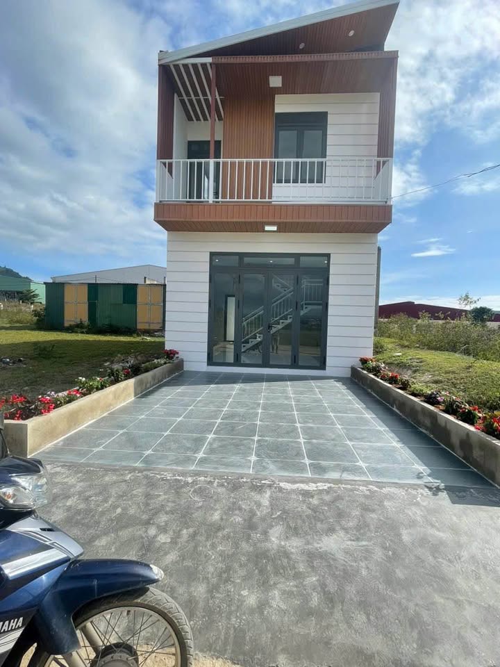 Nhà mới xây KCN Phú Hội 100m² giá 2.3 tỷ - Không thể bỏ lỡ!