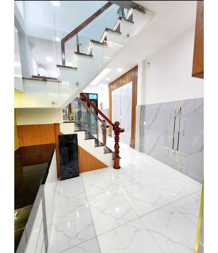 Nhà cho thuê Đặng Thúc Liêng, Q8, 28m² giá 9 triệu - Đầy đủ tiện nghi