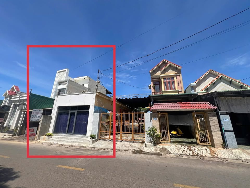 Nhà cho thuê tại đường Trường Sa, phường Hoài Hương, diện tích 99m² - Khu sầm uất, tiện lợi cho kinh doanh!