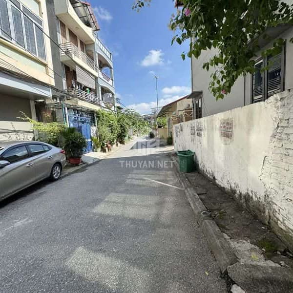 Nhà 3 tầng Đông Dư 107m² giá 12.5 tỷ - Thiết kế hiện đại, pháp lý rõ ràng!