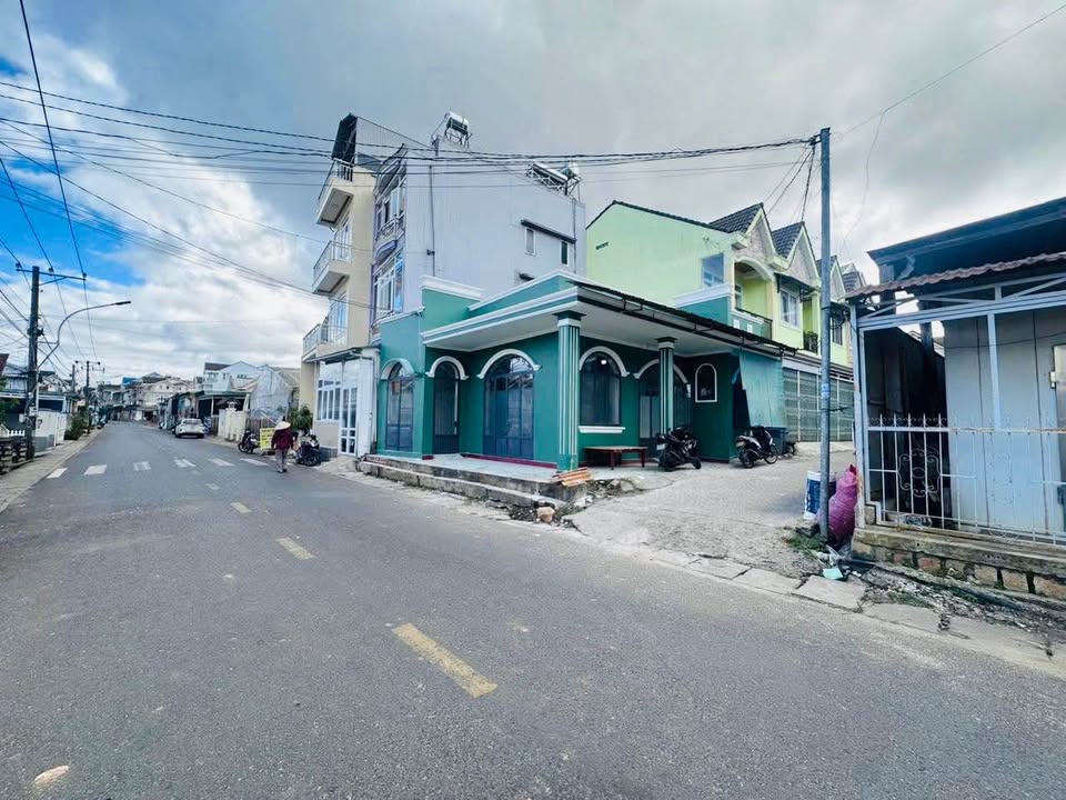 Nhà mặt tiền kinh doanh Đà Lạt 74m² giá chỉ 5.8 tỷ - Cơ hội vàng đầu tư!