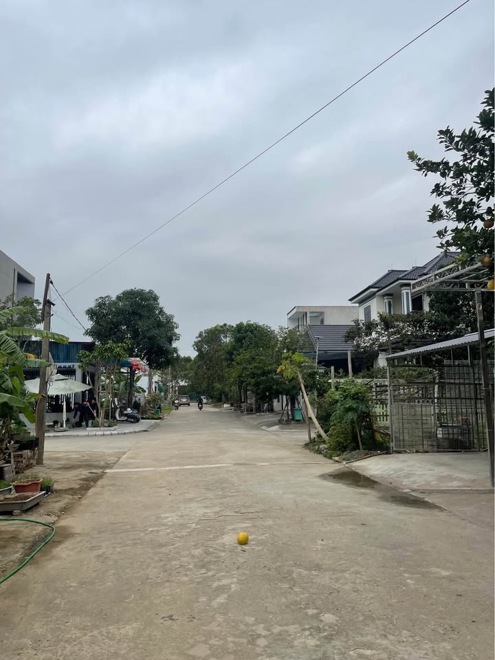 Đất nền đường Thanh Niên Quảng Xương 132m² giá 1 tỷ - Vị trí đắc địa gần trường chợ!