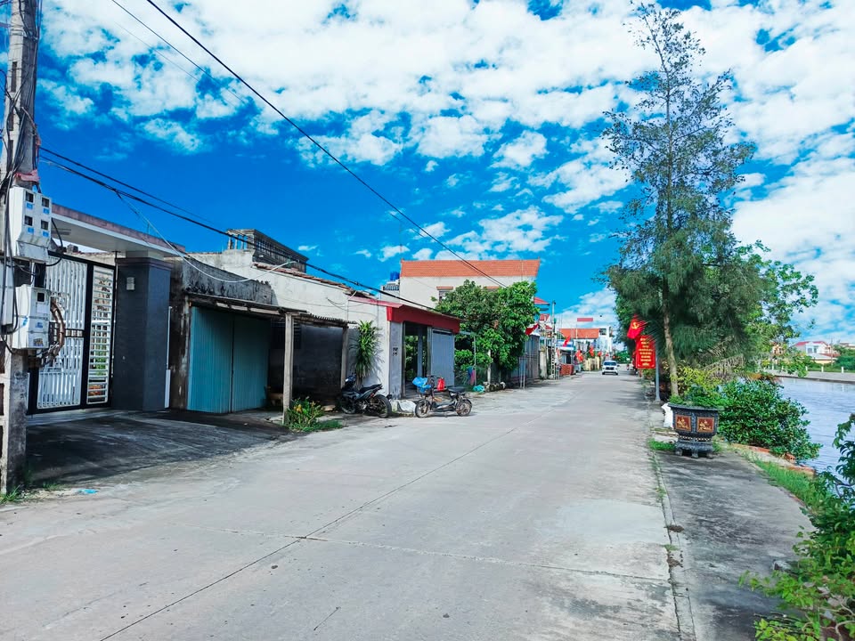 Nhà cấp 4 Kim Đông 295m² giá thỏa thuận - Hướng Nam, vị trí thuận lợi!