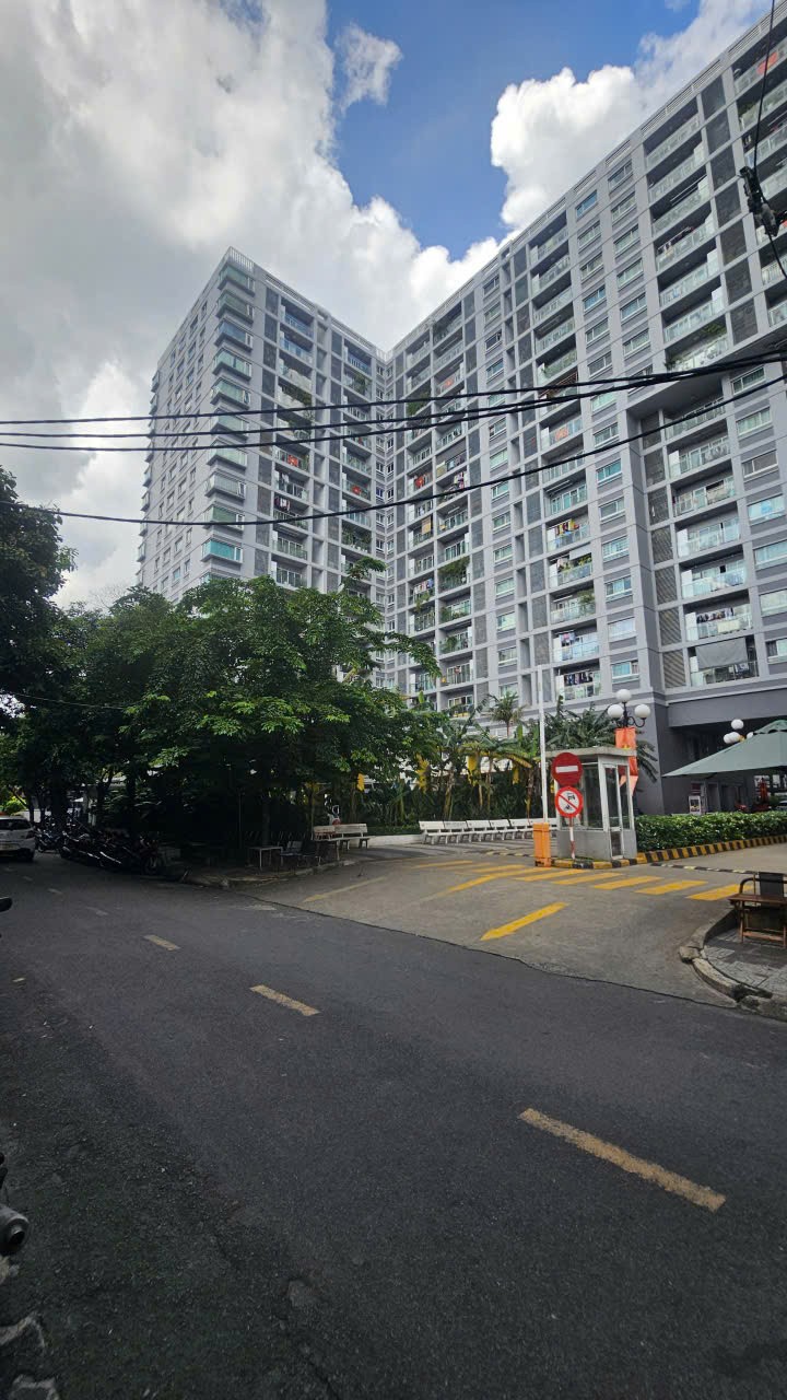 Nhà góc 2 mặt tiền đường Nguyễn Quang Bích, Tân Bình 108m² giá 3X tỷ - Dòng tiền ổn định!