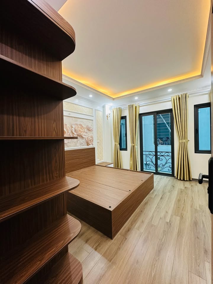 Nhà 5 tầng phố Văn Trì, Bắc Từ Liêm 35m² giá 6.95 tỷ - Cơ hội đầu tư sinh lời cao!