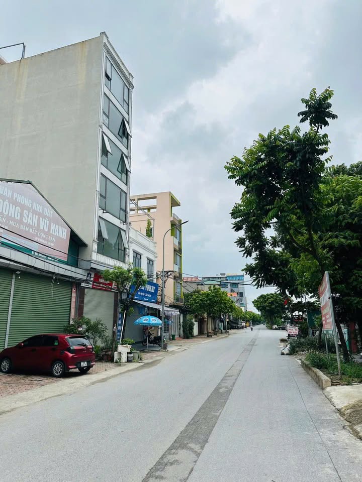 Cho thuê Building 7 tầng mặt đường Nguyễn Quốc Trinh - Giá 20 triệu/tháng, vị trí đắc địa!