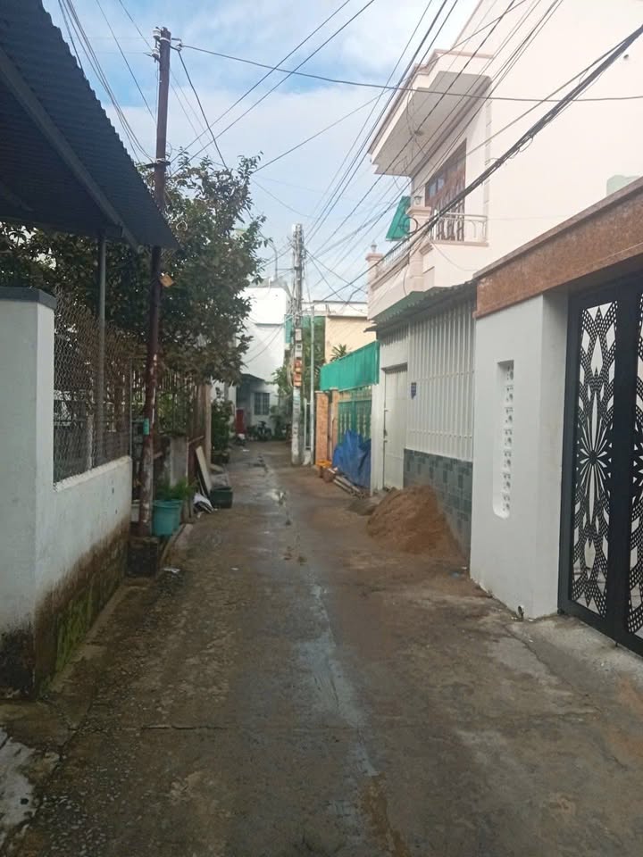 Nhà hẻm Mai Xuân Thưởng Nha Trang 115m² giá 6.35 tỷ - Gần biển và chợ Vĩnh Hải!