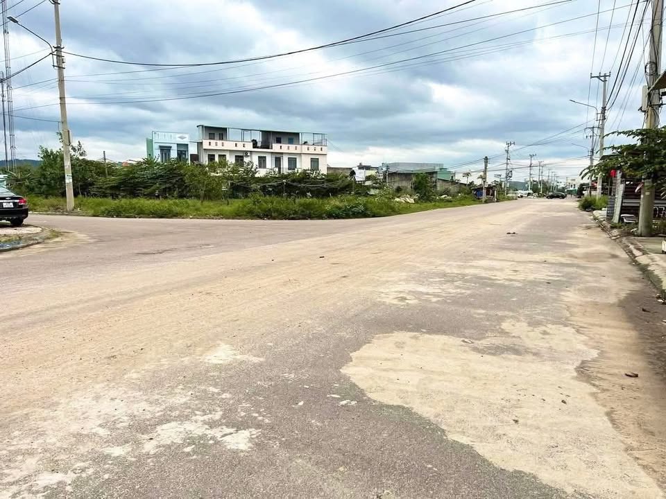 Đất nền lô góc KV6 Nhơn Bình, Quy Nhơn 113m² - Gần chợ Dinh, giá tốt thương lượng!