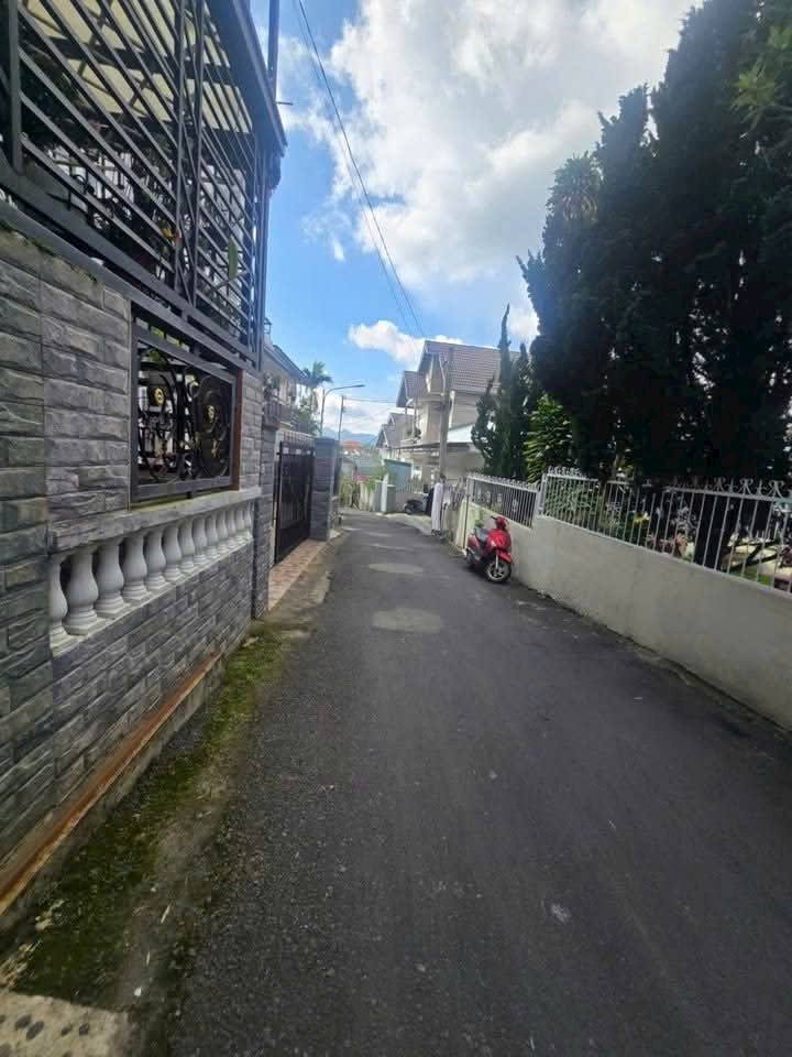 Nhà cấp 4 hẻm ô tô lớn phường 9 Đà Lạt 87m² giá 5,9 tỷ - Sẵn sàng dọn vào ở!