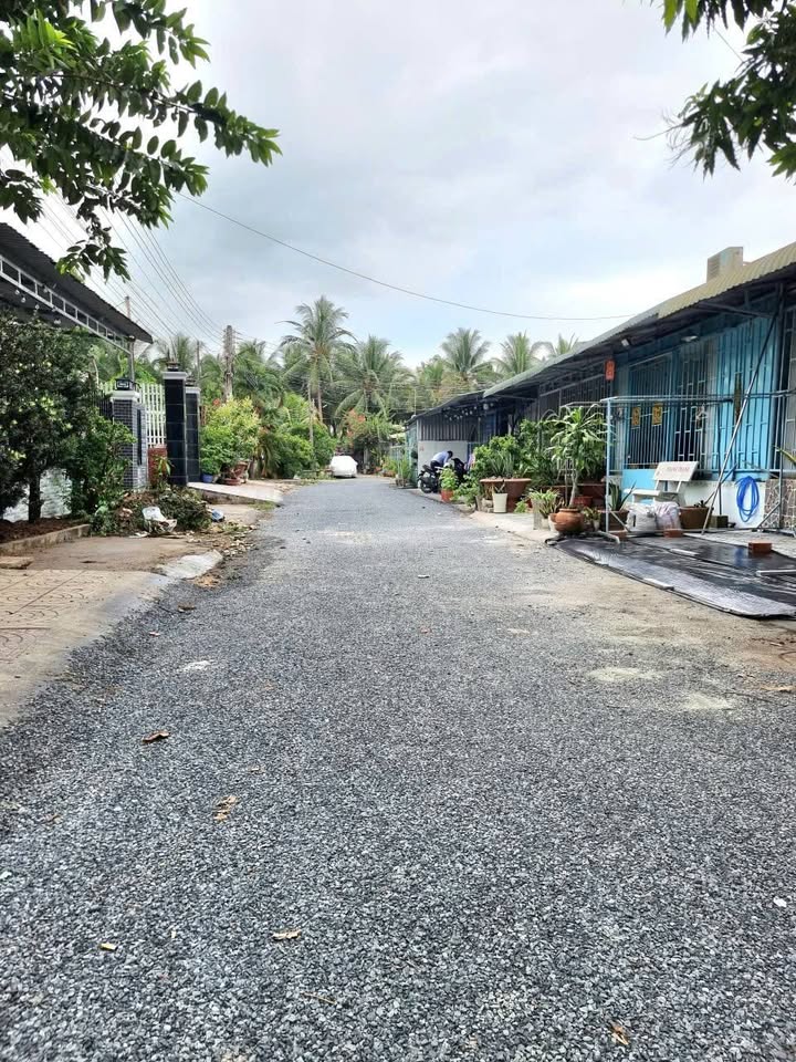 Nhà 1 Trệt 1 Lửng KDC Hoàng Hảo, Thanh Đức, 150m² giá 1.7 tỷ - Giá tốt nhất khu vực!