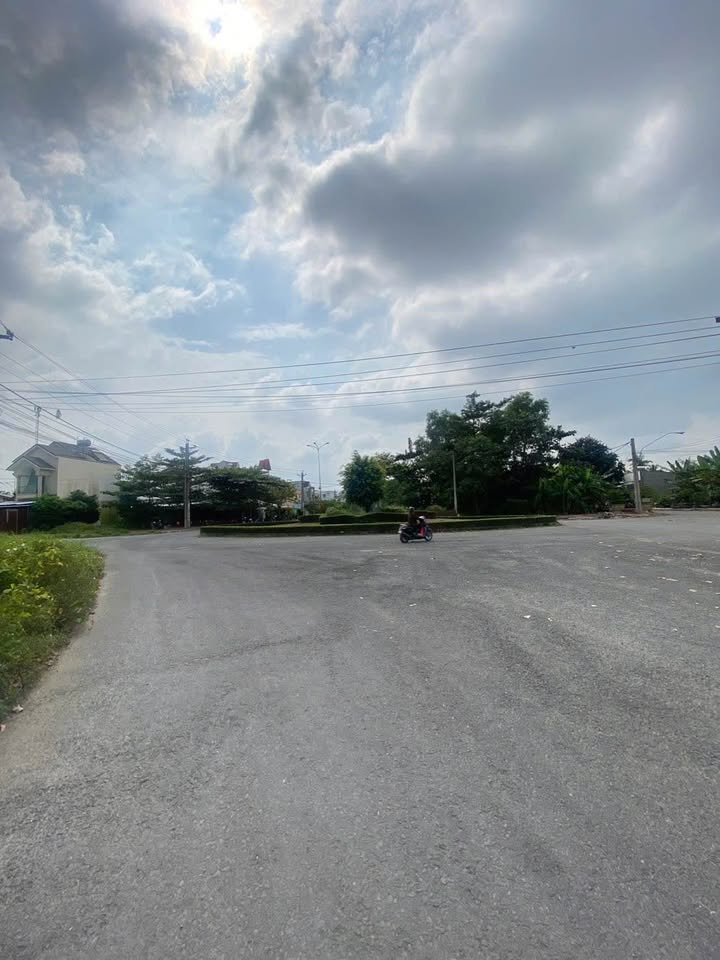 Đất nền Vĩnh Long 120m² giá 1.6 tỷ - Vị trí đắc địa gần vòng xoay số 1