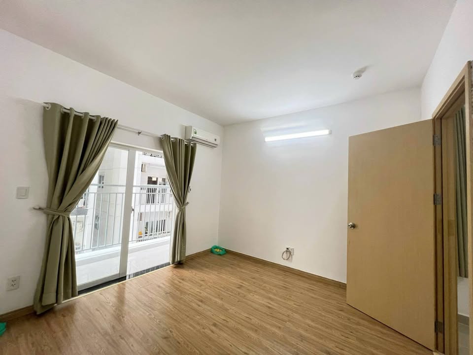 Căn hộ Oriental Plaza Tân Phú 84m² giá 4.8 tỷ - Bán gấp, sổ hồng chính chủ!