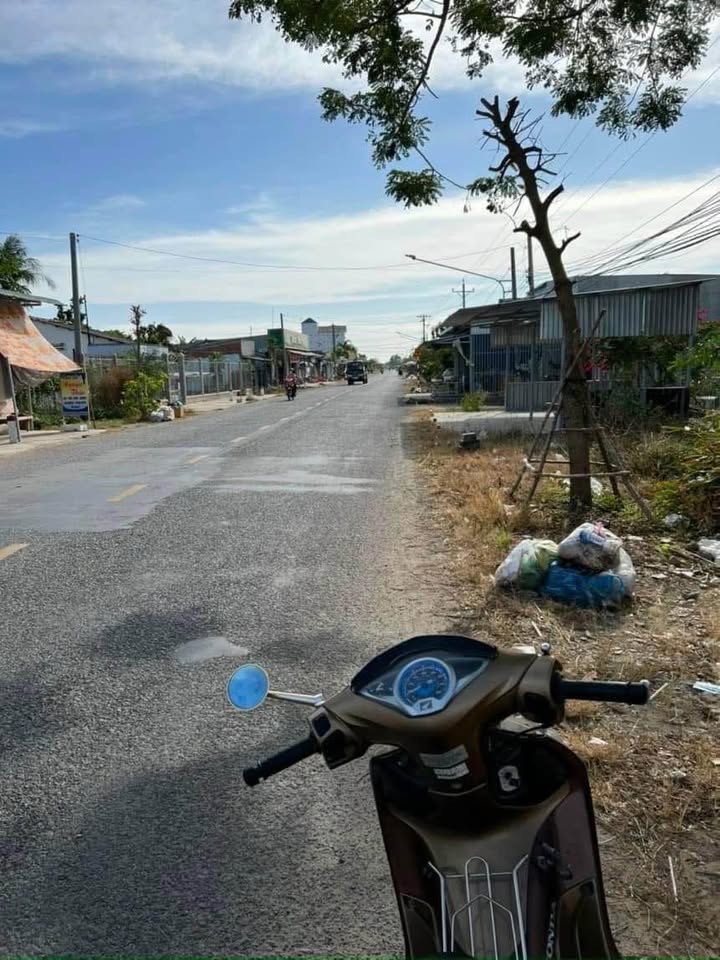 Đất nền mặt tiền HL56, Tham Đôn, Mỹ Xuyên 20.000m² chỉ 100 triệu - Cơ hội đầu tư hấp dẫn!