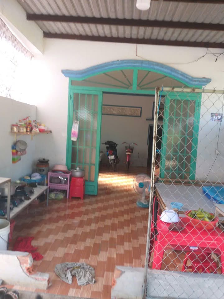 Nhà nguyên căn ấp 2 Hựu Thạnh, Đức Hòa, Long An - Giá chỉ 3 triệu/tháng - Phù hợp cho hộ gia đình!