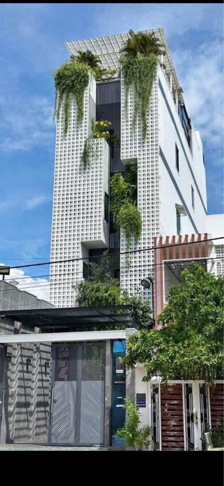 Bán nhà mặt tiền đường Hùng Vương, Phan Thiết 153m² giá 8.8 tỷ - Thiết kế sang trọng, đầy đủ nội thất!