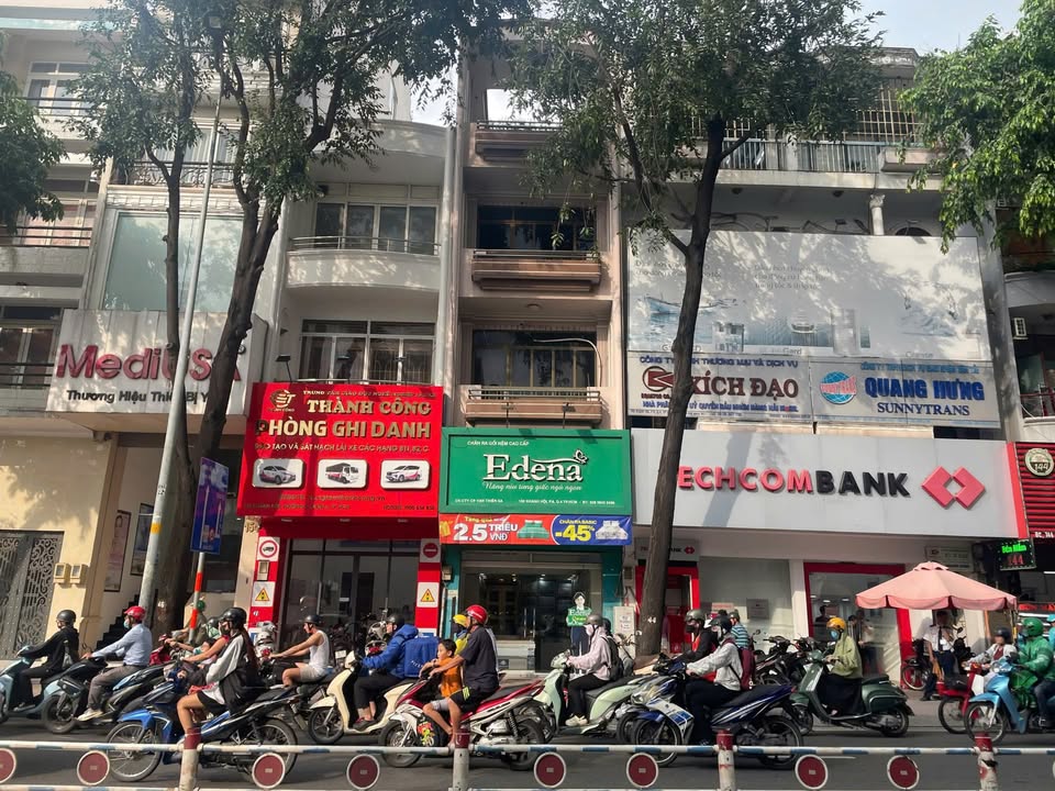 Nhà mặt tiền Khánh Hội Quận 4 72m² giá 35 tỷ - Cơ hội đầu tư sinh lời!