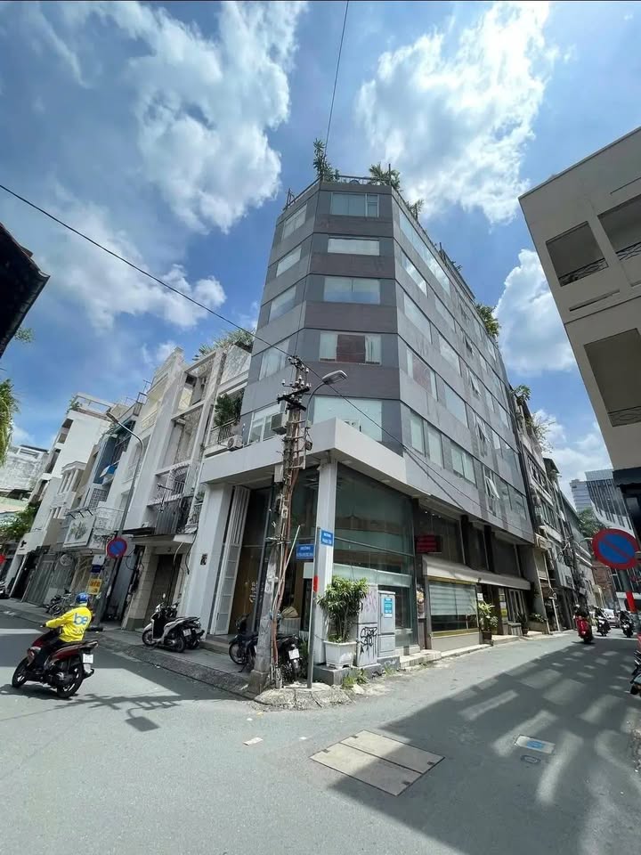 Bán FrontHouse 2MT đường Huỳnh Khương Ninh, Đa Kao, Quận 1 - Giá 100 tỷ