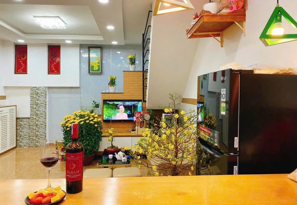 Nhà phố Thủ Đức 47m² giá 5.8 tỷ - Hẻm nhựa ô tô vào tận nơi!