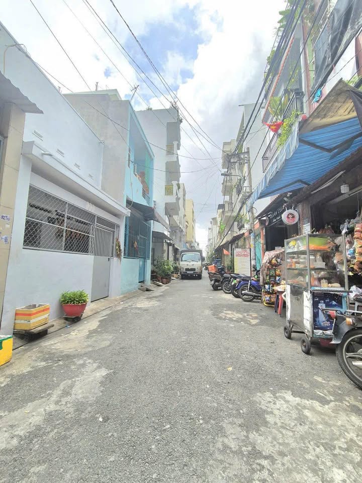 Nhà cho thuê tại Khuông Việt, Tân Phú - Diện tích 81m², giá chỉ 12 triệu/tháng!