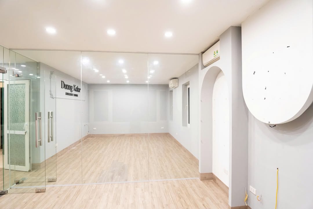 Cho thuê văn phòng 80m² tại phố Châu Long, quận Ba Đình - Giá chỉ 15 triệu/tháng!