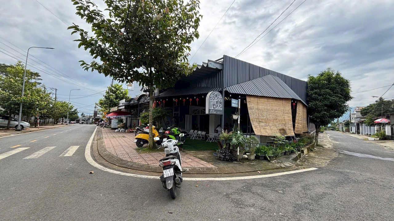 Nhà 2 mặt tiền đường Phan Huy Chú, B'lao 152m² giá 6 tỷ - Kinh doanh sầm uất!