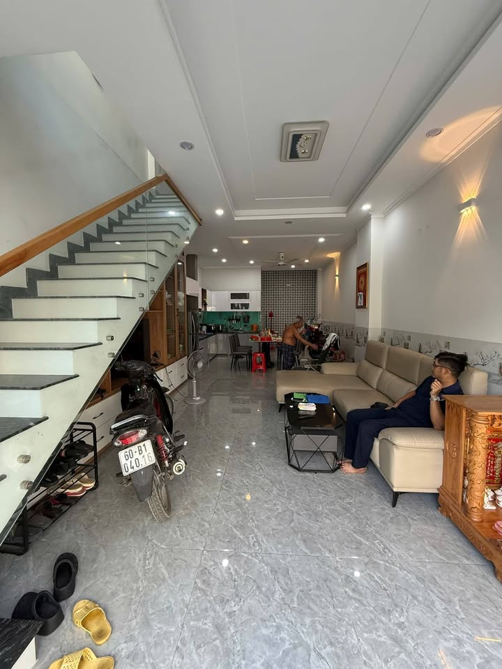 Nhà 3 Tầng Phường An Bình, Biên Hòa 60m² giá 4.3 Tỷ - Sổ Hồng Chính Chủ!