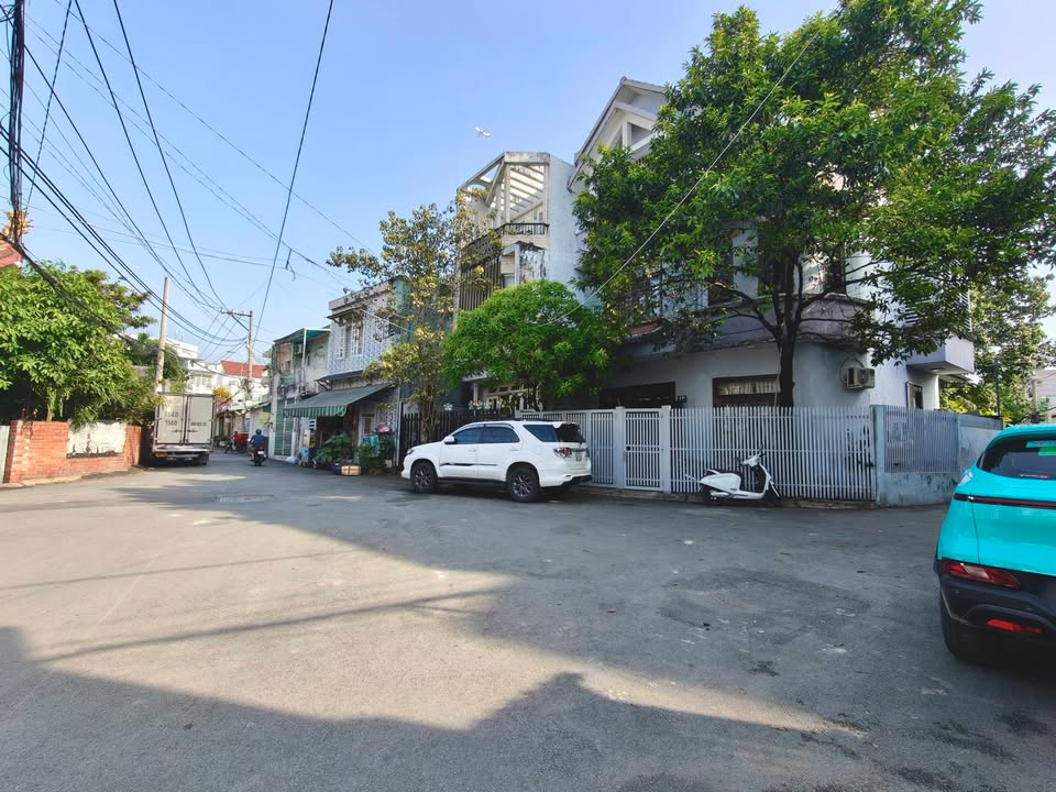 Nhà góc 2 mặt tiền đường Linh Chiểu, Thủ Đức 82m² chỉ 9.6 tỷ - Cơ hội đầu tư tuyệt vời!