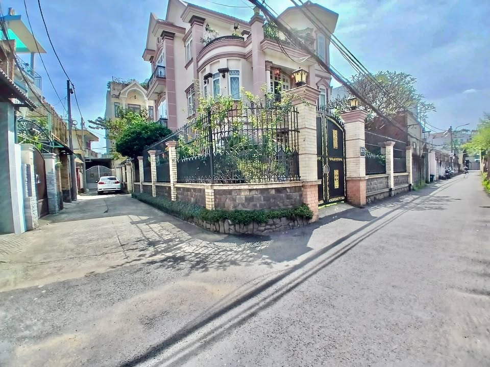 Nhà mặt tiền kinh doanh Linh Đông 82m² giá 6.99 tỷ - Thổ cư 100%