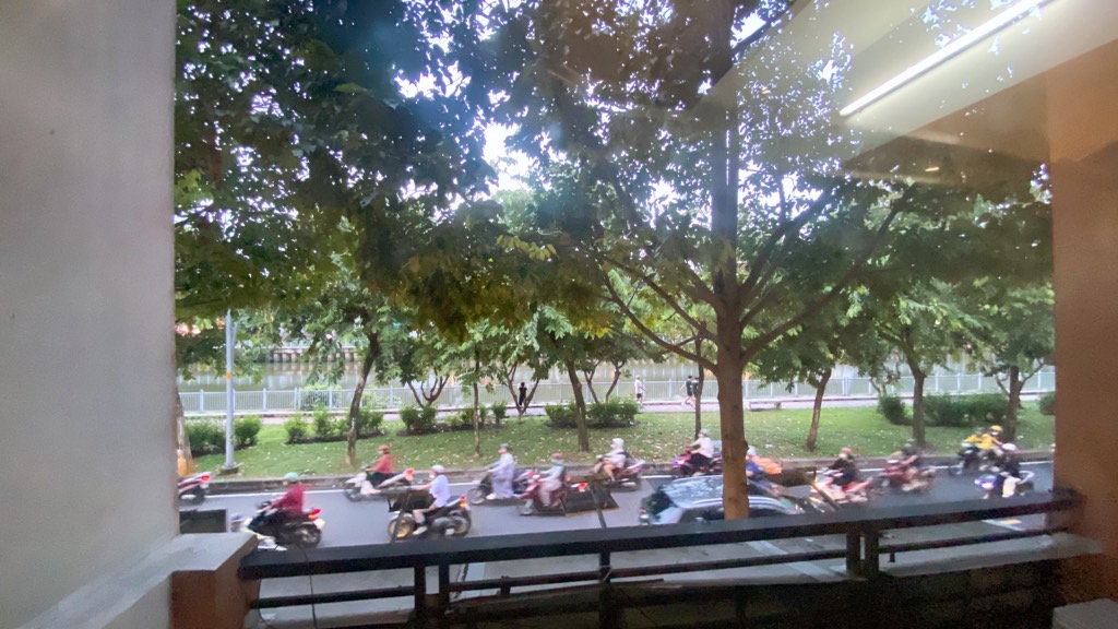 Nhà mặt tiền Trường Sa Phú Nhuận 43m² giá 15.6 tỷ - Kinh doanh ổn định, vị trí đắc địa!