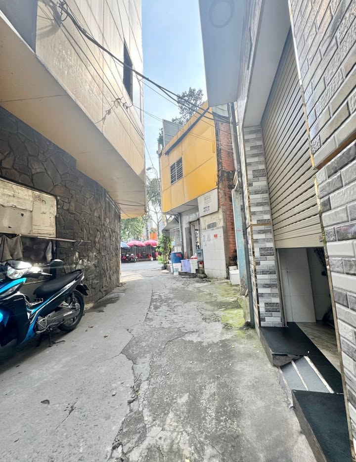 Nhà mặt tiền đường Nguyễn Tri Phương, quận 10, 39m² giá 9.2 tỷ - Cơ hội đầu tư tuyệt vời!