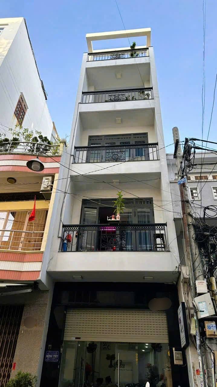 Nhà 3 Tháng 2, Q11 - 65m² giá 12.8 tỷ - Hẻm rộng 8m, tiện nghi đầy đủ!