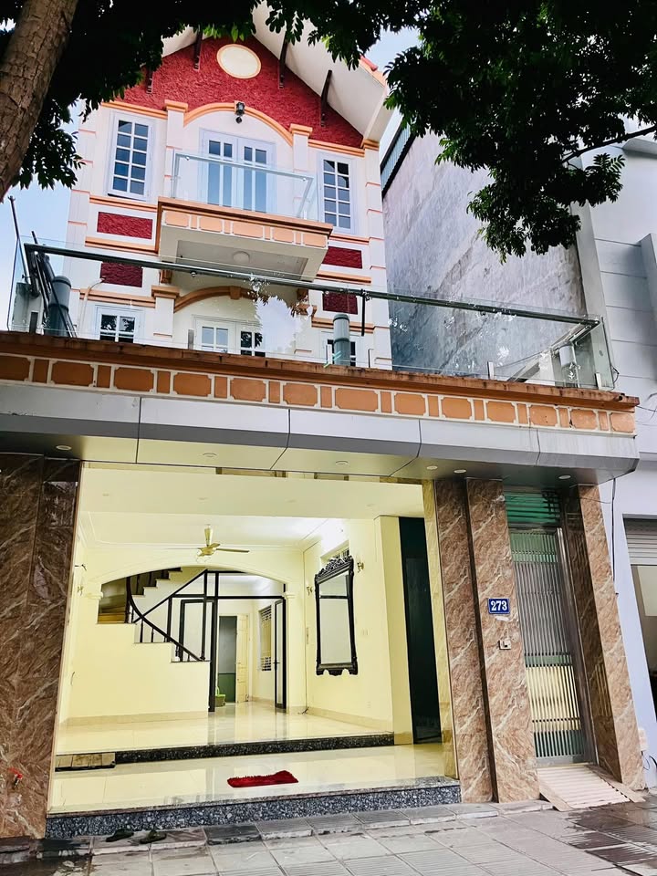 Cho thuê nhà nguyên căn mặt phố Thanh Am, 90m² - Không gian lý tưởng cho văn phòng và showroom