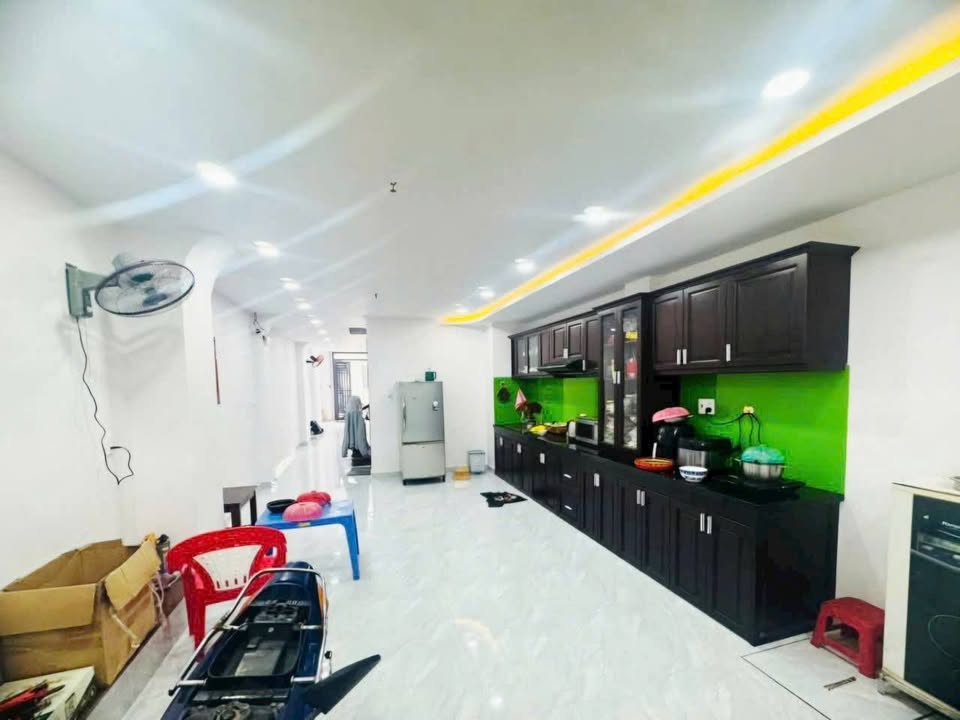 Nhà 6 tầng đường Lũy Bán Bích, Tân Phú 75m² giá 11 tỷ - Gần UBND TPHU!