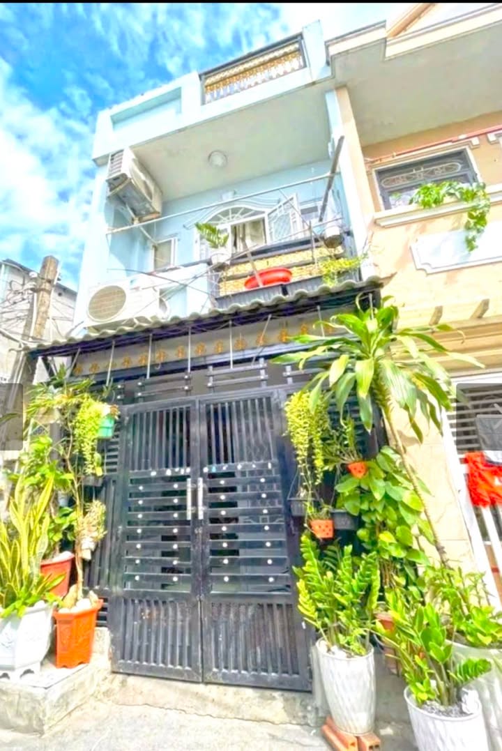 Nhà lô góc Hẻm 666 Huỳnh Tấn Phát, Quận 7 - 27m² giá 3.9 tỷ - Kinh doanh thuận lợi!