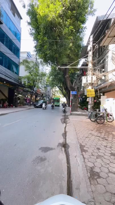 Nhà phố Hoàng Hoa Thám Tây Hồ 36m² giá 900 triệu - Full nội thất, thang máy hiện đại!