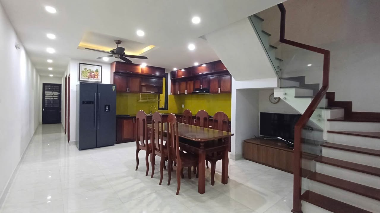 Nhà 3 tầng mặt tiền Trần Khánh Dư, Đà Nẵng 100m² giá 16 tỷ - Cơ hội đầu tư sinh lời!