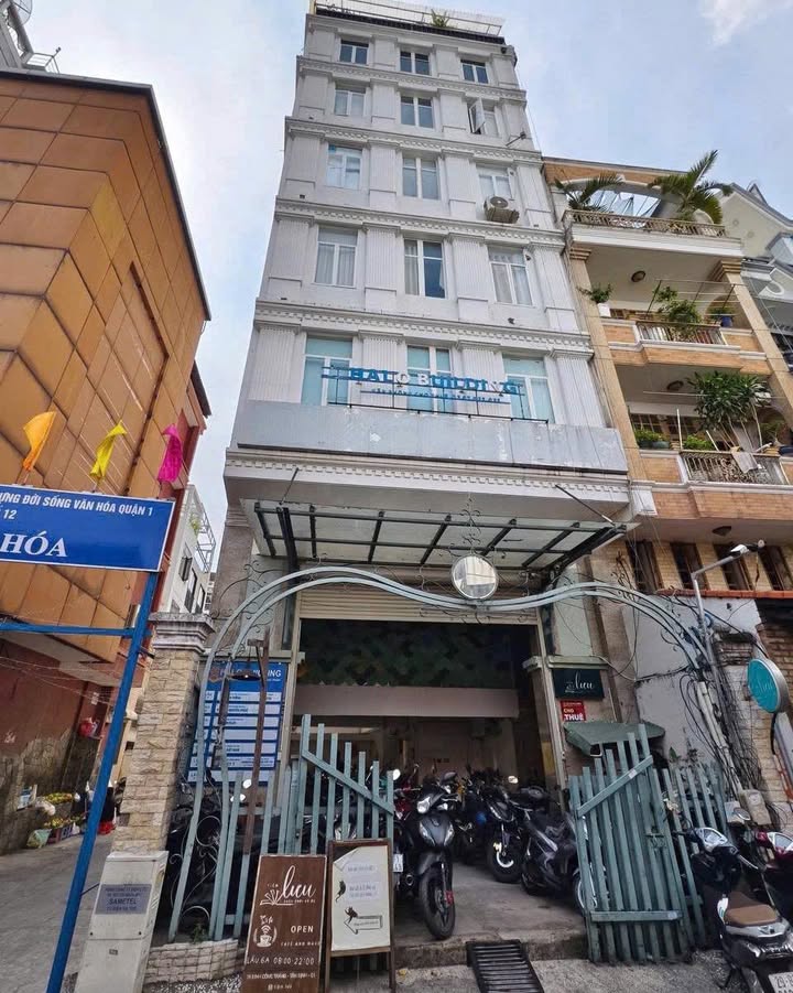 Nhà góc 2 mặt tiền 39 Đinh Công Tráng, Quận 1 - Đầu tư sinh lời cao!