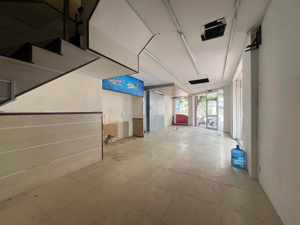 Cho thuê Front House 2 mặt tiền P4, Q8 diện tích 100m² giá 50 triệu - Thích hợp cho siêu thị, nhà thuốc, phòng khám!