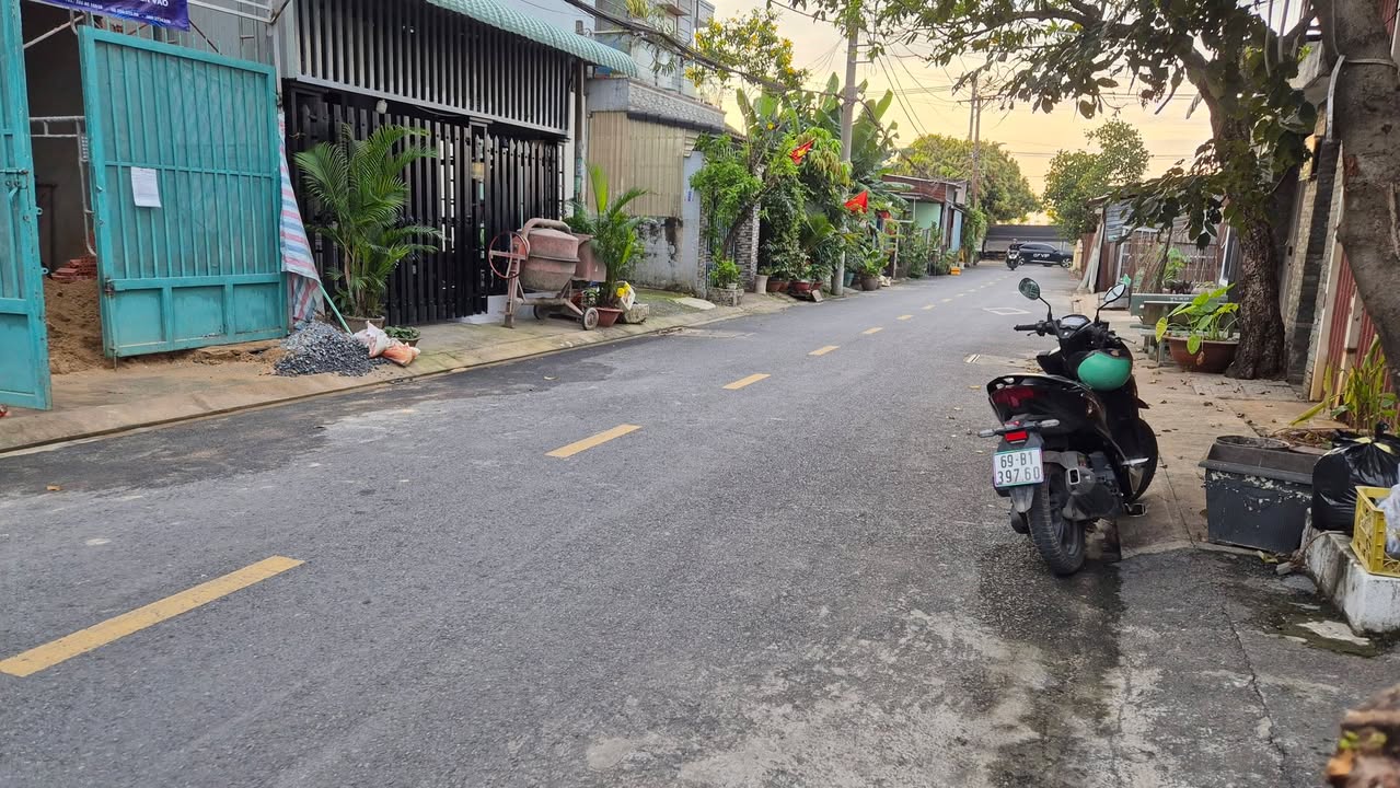 Nhà mặt tiền Hóc Môn 99m² giá chỉ 3.2 tỷ - Đón Tết ngay!