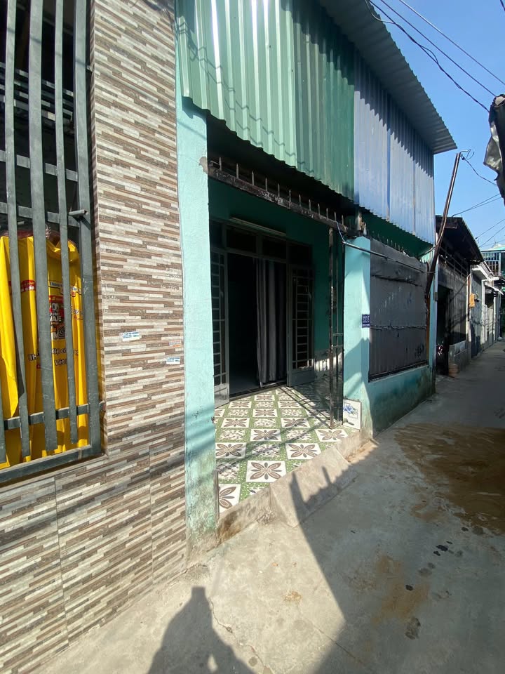 Nhà cho thuê Phạm Văn Hai, Bình Chánh 50m² giá 3,5 triệu - Hẻm xe ba gác, tiện lợi!