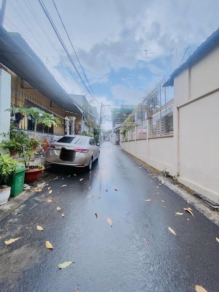 Nhà riêng đường Lê Văn Việt, quận 9, 70m² giá 5.1 tỷ - Cơ hội đầu tư tuyệt vời!