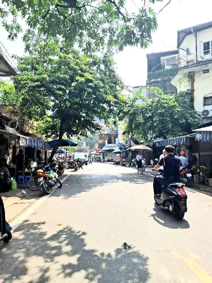 Nhà đẹp Nghĩa Đô, Cầu Giấy 30m² giá 8.1 tỷ - Đón Tết ngay!