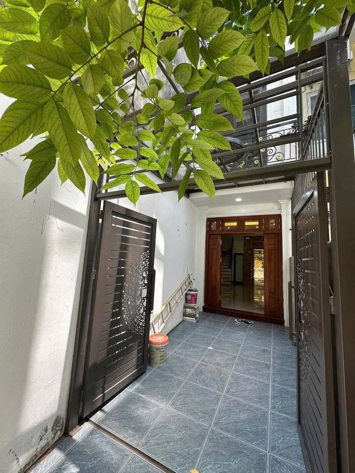 Nhà phố Đội Cấn 45m² giá 12.8 tỷ - Full nội thất, ở ngay!