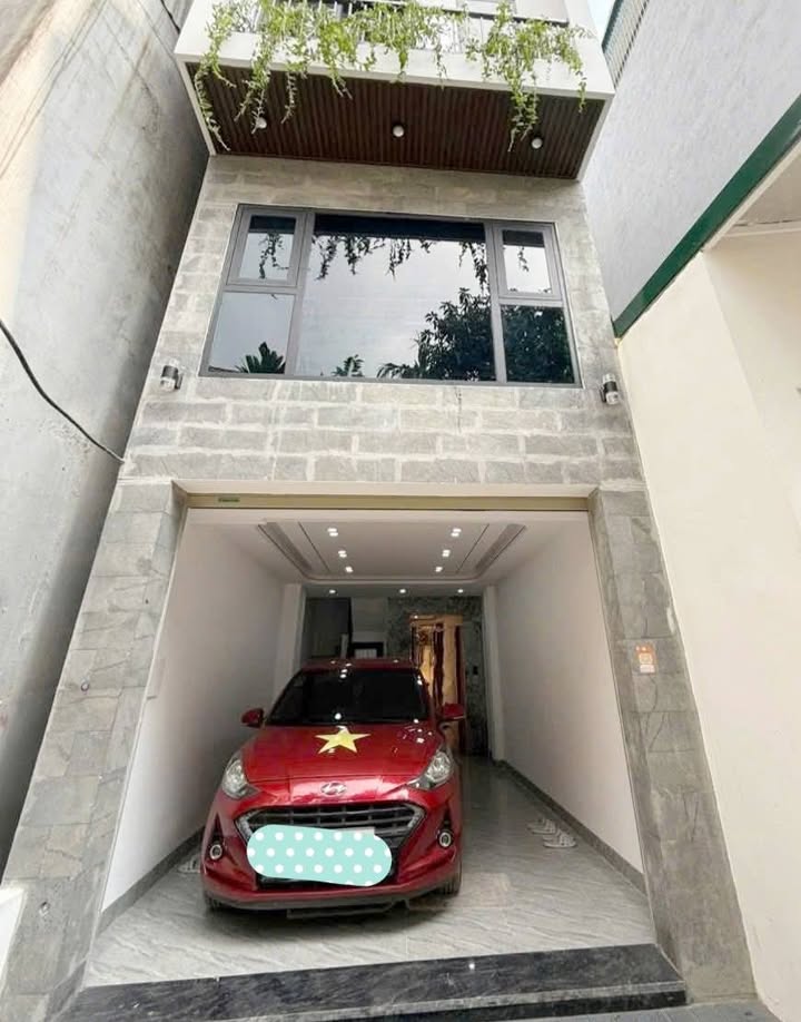 Nhà gara ô tô 5 tầng Di Trạch 36m² giá 7 tỷ - Thiết kế hiện đại, kinh doanh thuận lợi!