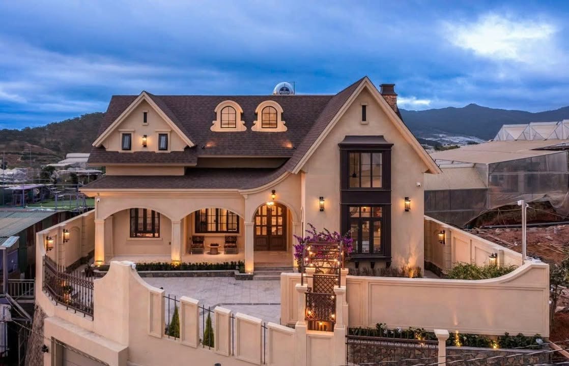 Biệt thự nghỉ dưỡng Đà Lạt 4PN giá thỏa thuận - Không gian ấm cúng, tiện nghi đầy đủ!